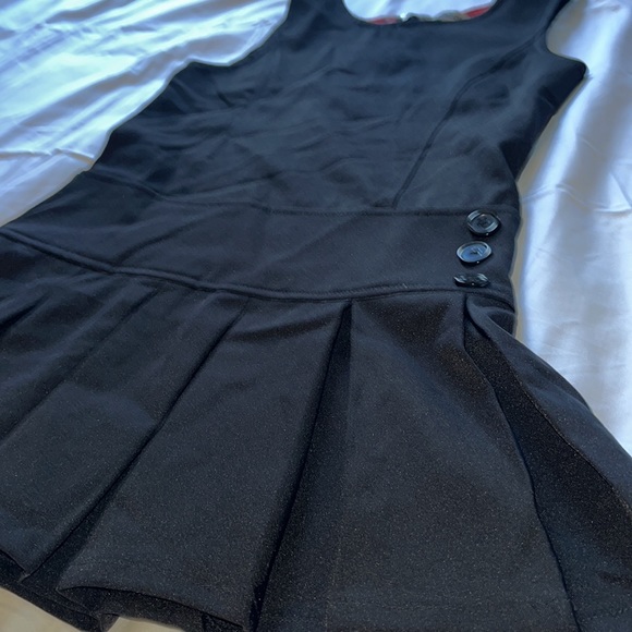 BIENZOE S7 Black Dress w Pleaded Skirt & red plaid underneath top zip up in back - Picture 3 of 8